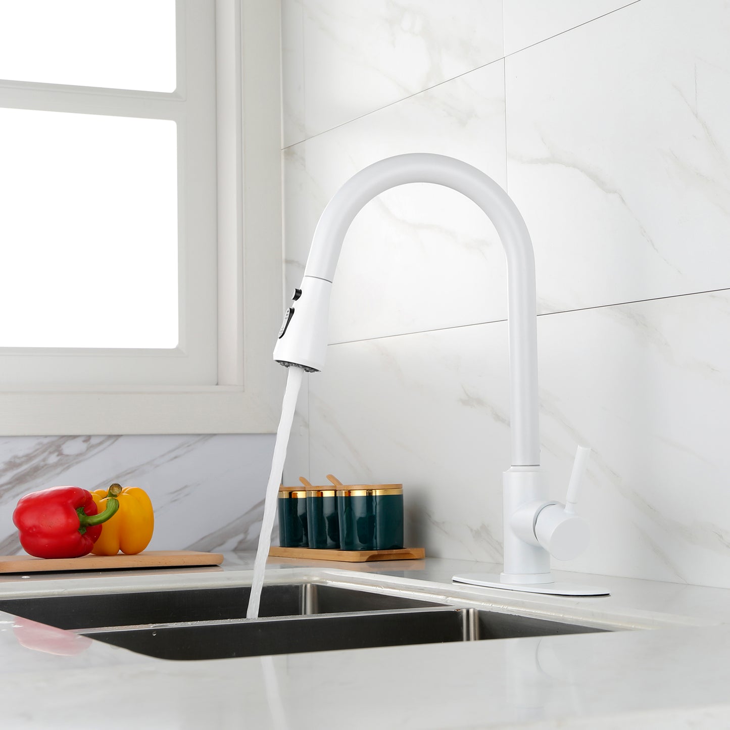 White Contemporary Kitchen Faucet with Pull Out/Down Sprayer Single Handle 1 or 3 Holes