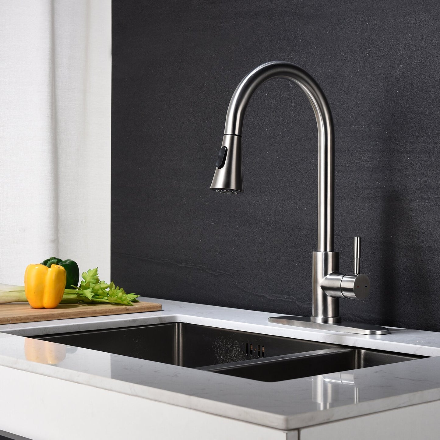 Pull Out Single Handle Kitchen Faucet