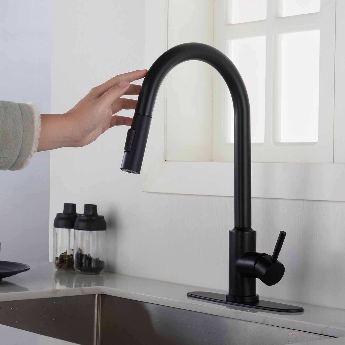 Pull Out Touch Single Handle Kitchen Faucet with Accessories